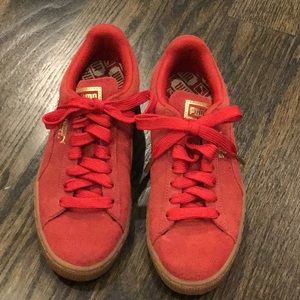 PUMA Red Suede SZ 6.5 Suede Classic XXI Women's Sneakers NWOT